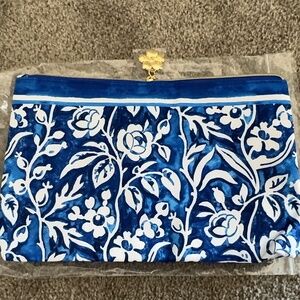 Estee Lauder Makeup Cosmetics Bag/ Pouch with flower zipper 10*6
